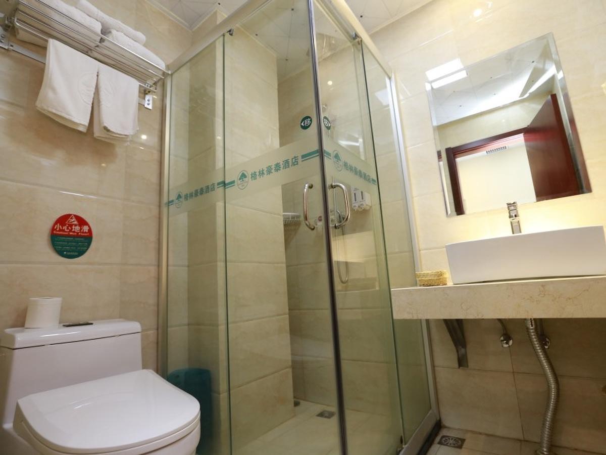 Greentree Inn Henan Qinyang Middle Huaifu Road Express Hotel Εξωτερικό φωτογραφία